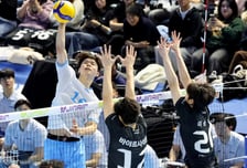 [포토]'저쪽으로 때리지!' 정한용