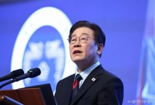 美 "몇달내 새 관세 발표"…바빠진 靑 '긴급 당정청 회의'