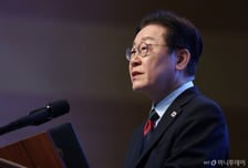 李 "다주택 팔면 전·월세 수요도 줄어"…靑 '다주택 부채' 조정 시사