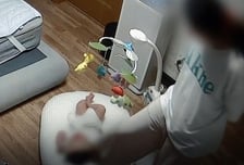 "소리만 들어도 괴로워" 판사도 혀 내두른 4개월 아기 학대 홈캠 영상