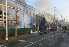 부산 車부품공장서 원인 모를 화재…대응 2단계 발령·진화 총력