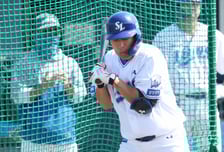 [포토] 강민호 '라이브 배팅에 데드볼이라니'