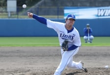 [포토] 정민성, 레전드 상대로 라이브 피칭