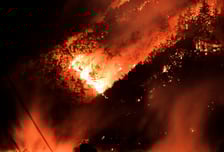 함양 산불 '국가동원령' 발령…강풍에 진화율 66%→32% '반토막'