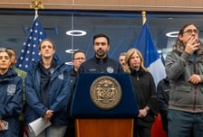 '최대 71㎝ 폭설' 미 동부, 눈폭풍 비상...항공편 7600여편 취소