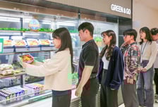 "점심은 간편하게 픽업"…현대그린푸드, 단체급식 '간편식' 비중 7배↑