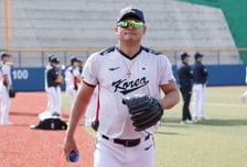 [포토] 노경은 '맏형의 솔선수범'