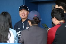 [포토] 류지현 감독 '이제야 웃어요'