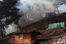 함양군 지리산 산불 사흘째…국가소방동원령 2차 발령
