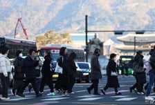 "주문량 많으니까, 업종변경으로 생산량 떨어지니까 초과근무 더해라"