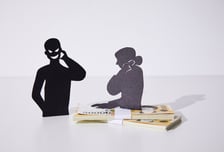 보이스피싱 경고 안 믿자, 은행 직원 "좋을 대로 하세요"…15억 털렸다