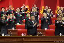 '총비서' 재추대된 北김정은…선대 뛰어넘는 '유일영도체계' 확립