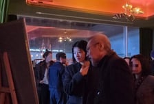 '김민희와 득남' 홍상수, 베를린서 근황 포착…짧은 백발에 수염