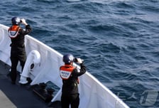 울산 앞바다서 60대 선원 실종…함정 투입, 야간 수색 계속