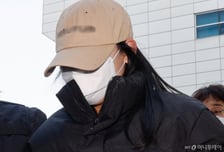 '모텔 연쇄살인' 신상 비공개? 이미 다 털렸다…얼굴 올리고 수군수군