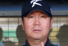 [포토] 류지현 감독 '정확한 판단력'