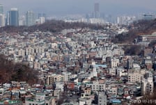 아파트는 포기? '서울 빌라' 매매 급증…임대차는 월세로 쏠렸다