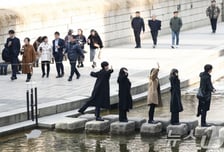 [오늘날씨]출근길 '블랙아이스' 주의보…퇴근길, 영상 15도 '봄 날씨'