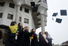 초졸 60대도 늦깎이 학사…'학점은행제'로 인생 2막 열었다