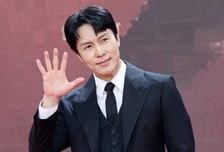 '성매매 합법화' 김동완, 뜬금 윤여정 소환…"고급이랑 놀아야"