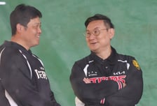 [포토] 심재학 단장 '네일 구위에 흡족한 표정'