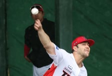 [포토] 네일 '구속 UP'