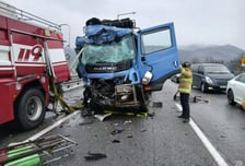 호남고속도로 사고 수습 중인 소방차에 '쾅'…화물차 2차 사고