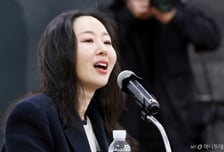 "뉴진스 위해 256억 포기…소송 멈추자" 민희진, 하이브에 제안