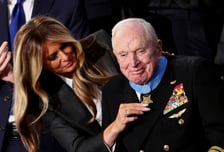 트럼프, 국정연설서 '100세' 한국전쟁 참전용사에 명예훈장 수여