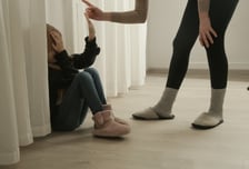 "이모한테 뭐라고 했어" 욕하는 초2, 훈육했다가…되레 친구와 갈등