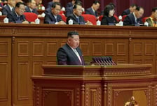 김정은 "北 핵보유국지위 불가역적…핵무기·ICBM 개발 확대"
