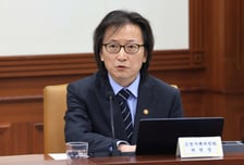 관행적 담합이 등골브레이커 만들어...밀가루 다음은 교복 정조준