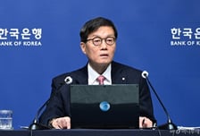 이창용 "국내 증시 레벨업 긍정적 평가…금융안정 측면에서 유심히 볼 것"