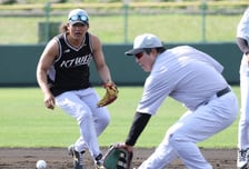 [포토] 현수-상수 '수비 상수는 누구?'