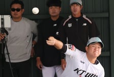 [포토] 박건우 '배짱투 레벨업'