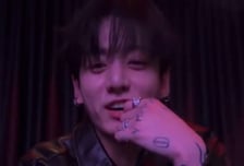 BTS 정국, 꾸밈없던 라방…팬덤 반응 속에 담긴 딜레마 [IZE 진단]