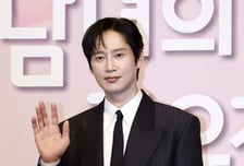 박성훈, '음란물 게시' 논란 후 복귀…"삶 대하는 태도 신중해졌다"