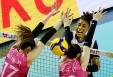 [포토]'볼 지나갔다' 실바