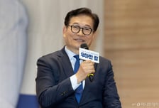 [속보] 민주당 최고위, 송영길 前 대표 복당 의결…탈당 3년 만