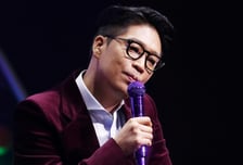 전 매니저 이름으로 수면제 대리처방 의혹...경찰, MC몽 수사 착수