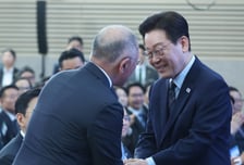 李대통령, 새만금서 "정의선 회장님 재삼 감사합니다"…7차례 '박수세례'