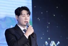 "노출 심한 옷 피해 달라"…최현석 셰프 식당 안내문 화제