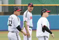 [포토] 정우영 '우중 러닝 스타트'