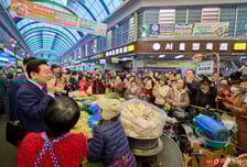 이재명 대통령, 전주 신중앙시장 '깜짝 방문'…시민들 "살맛 납니다"