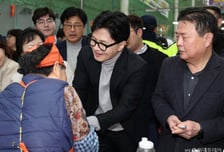 대구 서문시장 찾은 한동훈 "보수 재건은 '윤석열 노선' 끊어내기"