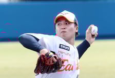 "왕옌청, 더 기뻐해도 돼" 대만 특급의 엄격한 기준, '폰와' 떠난 한화에 희망을 비춘다