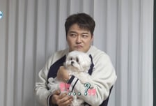 '구성환 반려견' 꽃분이, 전현무 품에서 생전 발랄하던 모습 공개