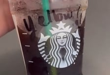 미 스타벅스 찾은 한국인 컵에 '노란색'...또 인종차별 논란