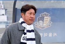 이정효 수원 데뷔전 19분 만에 '찬물'→다잡았던 대어 놓쳤다... 김도균 감독 "가장 아쉬웠던 순간은..." [수원 현장]