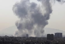 [속보]이스라엘 "이란 예방타격했다…전국 비상사태"